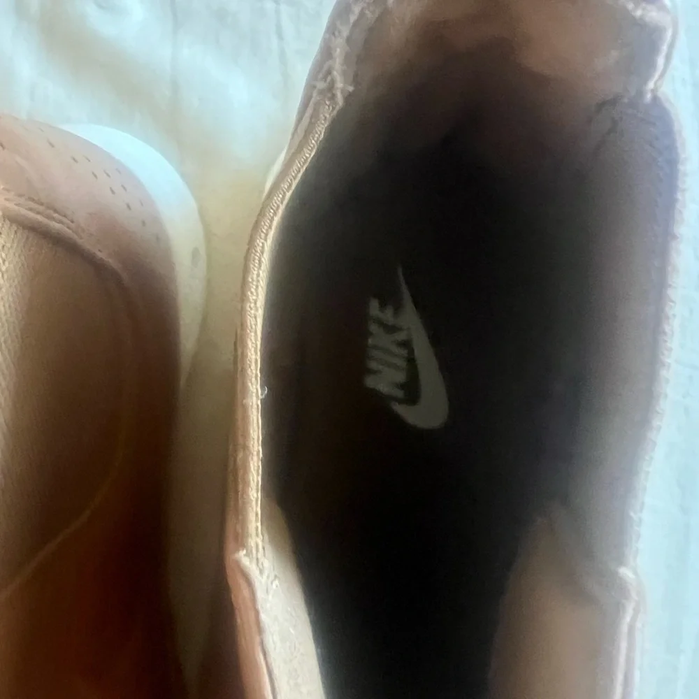 N/A comfortable brown